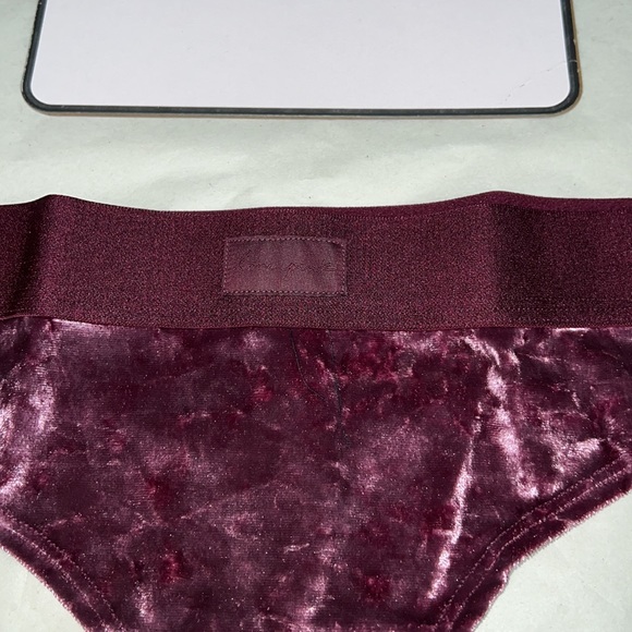 (L) UNISEX Victoria’s Secret Velvet THONG Underwear - Picture 9 of 11